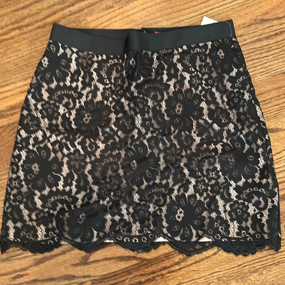 Great lace overlay skirt